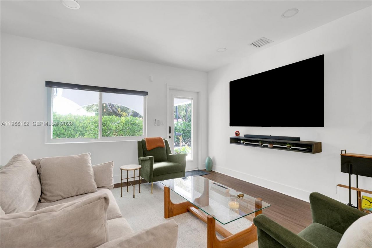 10070 N Miami Avenue , Miami Shores, FL 33150 Photo