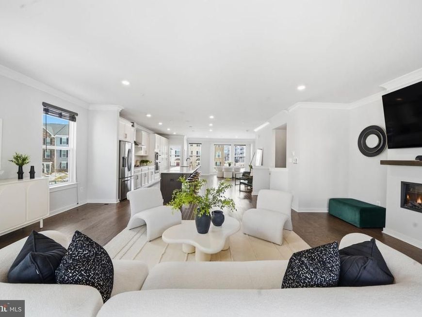 217 Summit Point Boulevard, Bowie, MD 20716 Main Photo