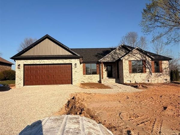 2230 Cherry Blossom Circle, Lebanon, MO 65536