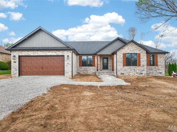 2230 Cherry Blossom Circle, Lebanon, MO 65536