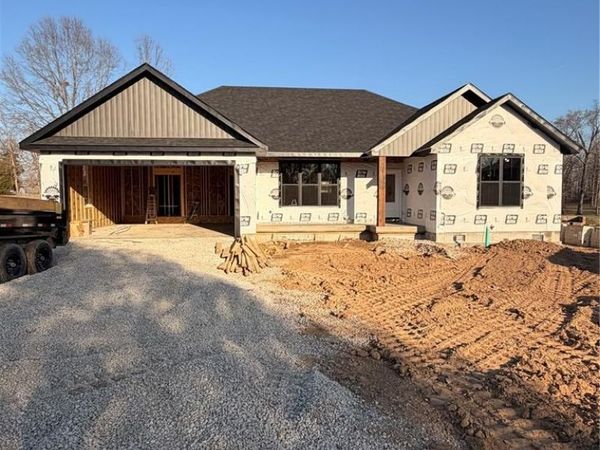 2228 Cherry Blossom Circle, Lebanon, MO 65536