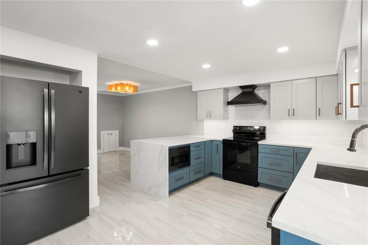 1000 Rafael Boulevard Ne, Unit 2, Saint Petersburg, FL 33704 Photo