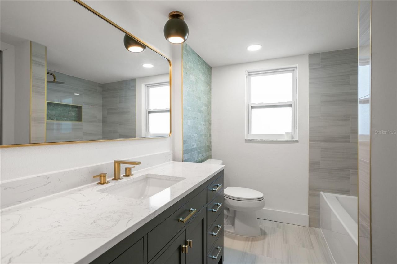 1000 Rafael Boulevard Ne, Unit 2, Saint Petersburg, FL 33704 Photo