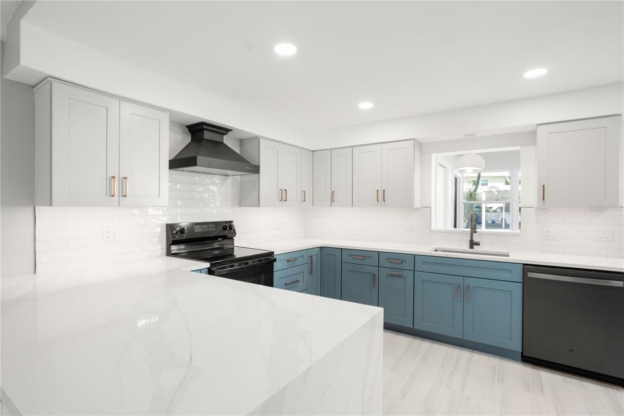 1000 Rafael Boulevard Ne, Unit 2, Saint Petersburg, FL 33704 Photo