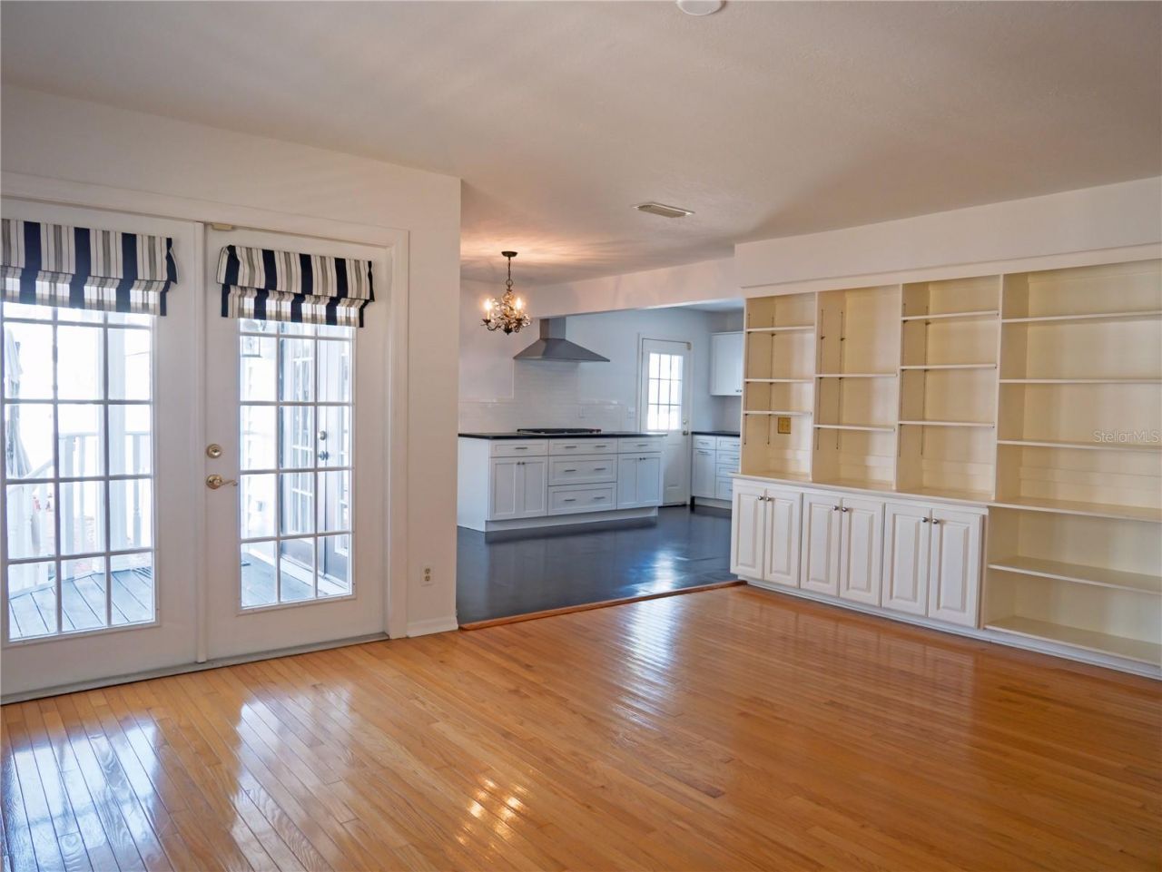 325 17th Avenue Ne, Saint Petersburg, FL 33704 Photo