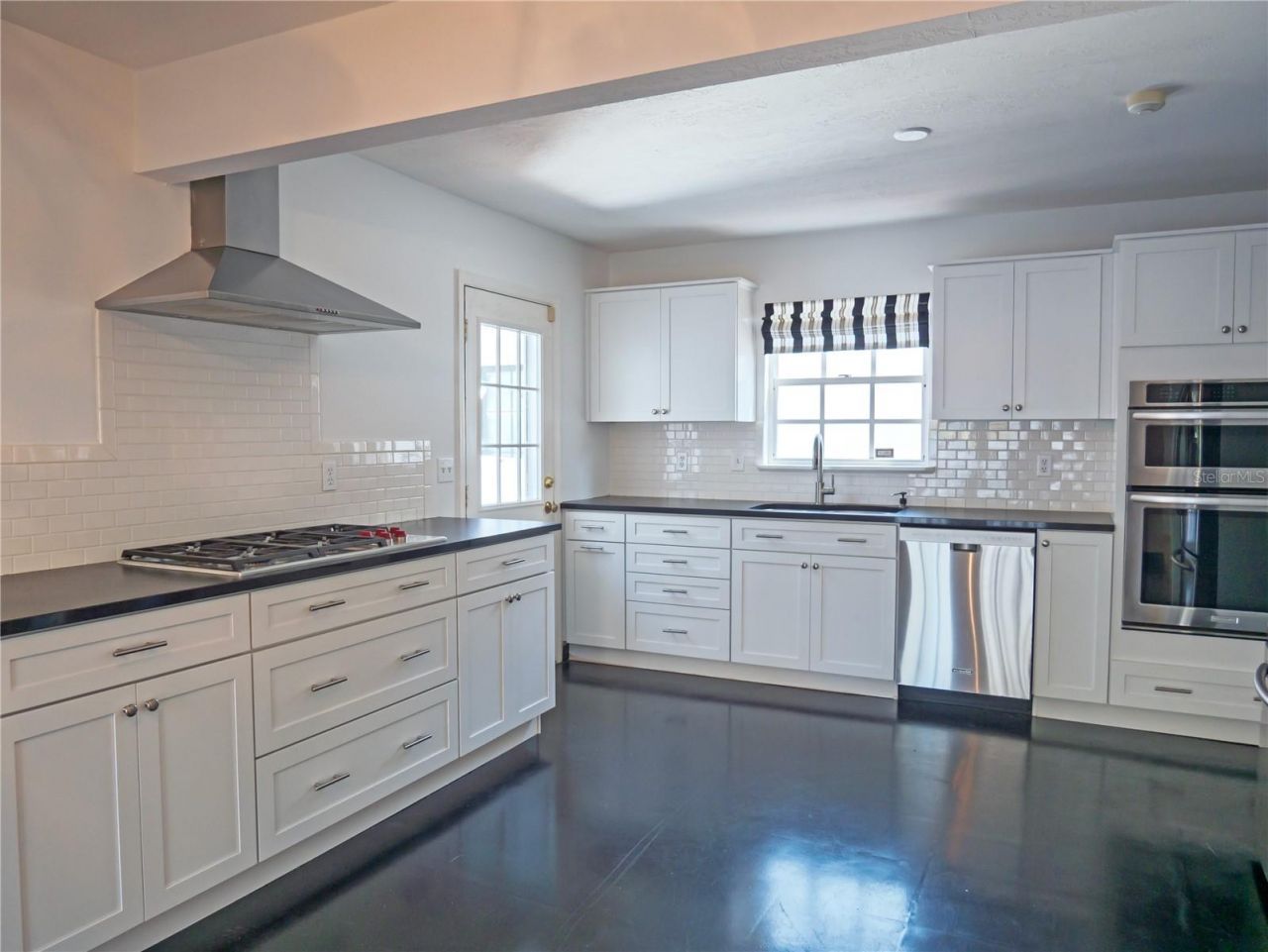 325 17th Avenue Ne, Saint Petersburg, FL 33704 Photo