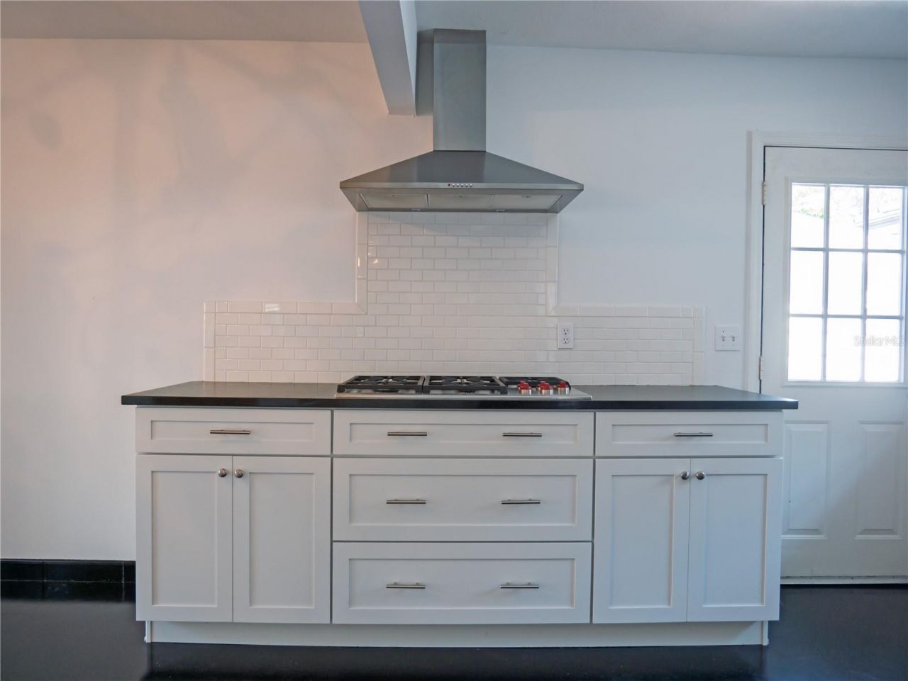 325 17th Avenue Ne, Saint Petersburg, FL 33704 Photo