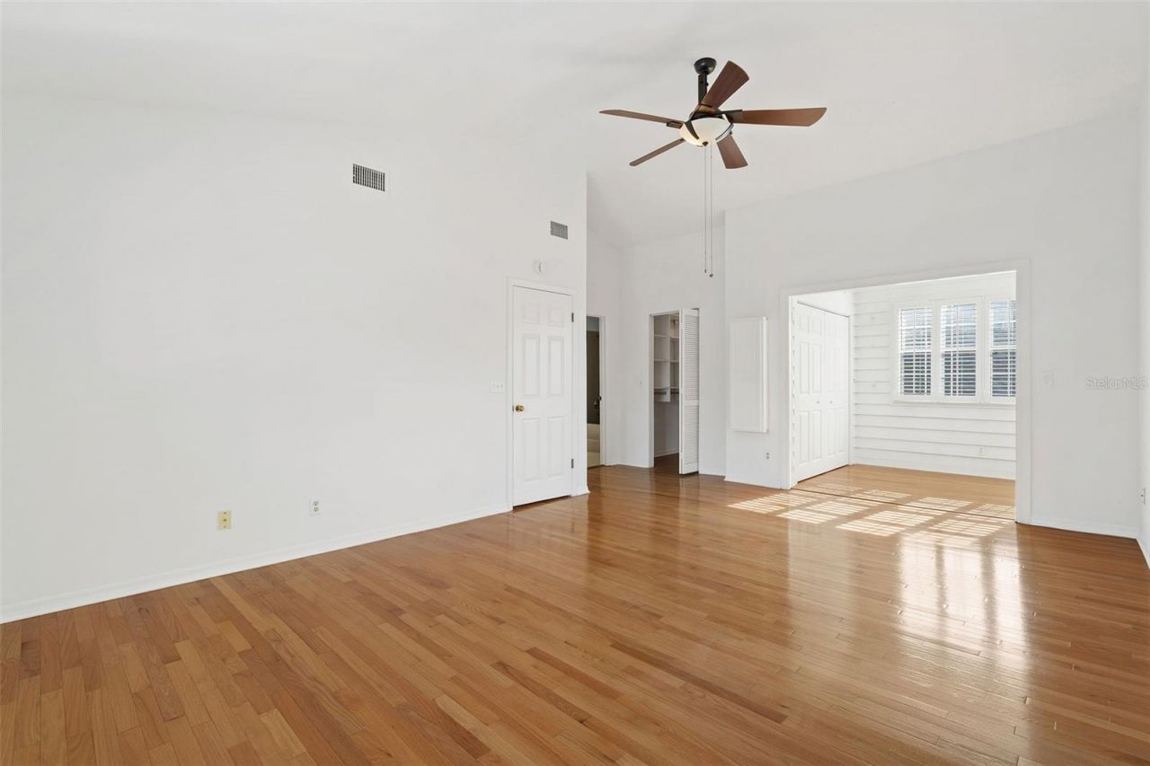 325 17th Avenue Ne, Saint Petersburg, FL 33704 Photo