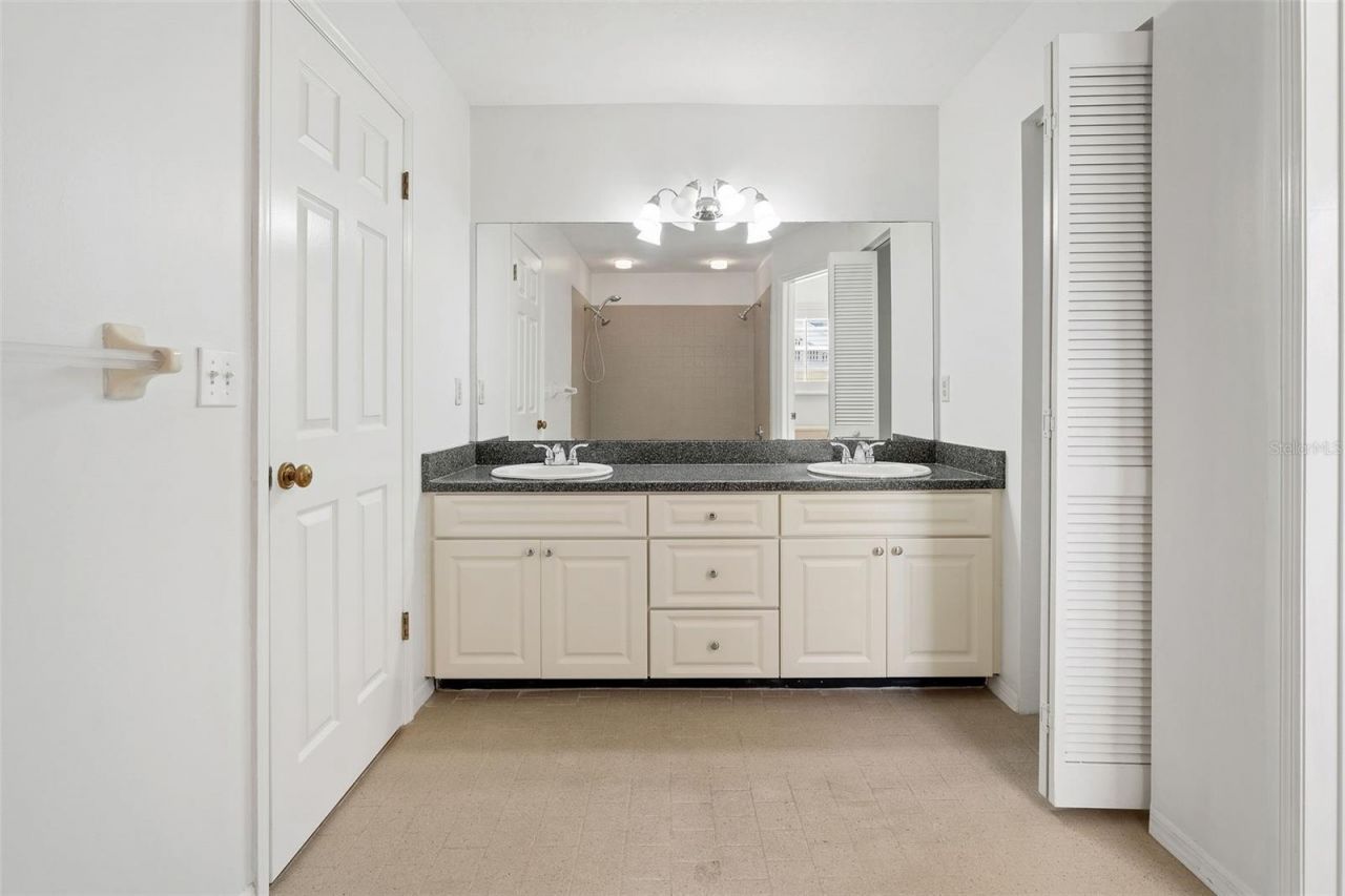 325 17th Avenue Ne, Saint Petersburg, FL 33704 Photo