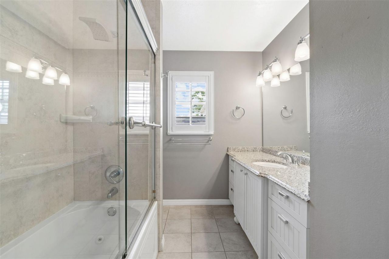 325 17th Avenue Ne, Saint Petersburg, FL 33704 Photo