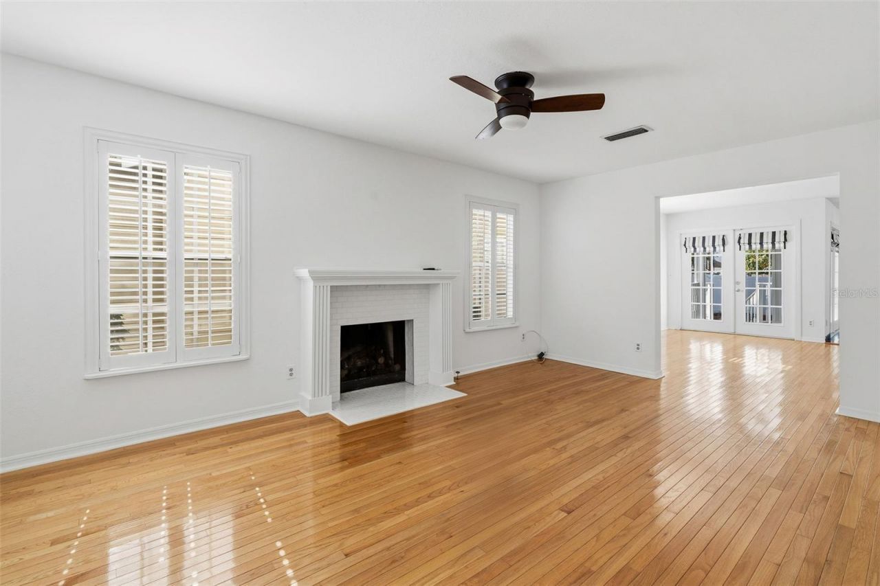325 17th Avenue Ne, Saint Petersburg, FL 33704 Photo