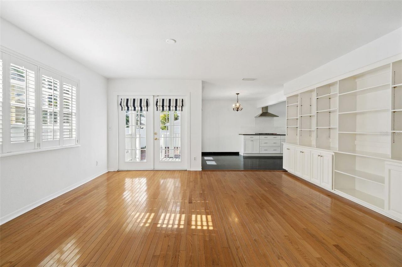 325 17th Avenue Ne, Saint Petersburg, FL 33704 Photo