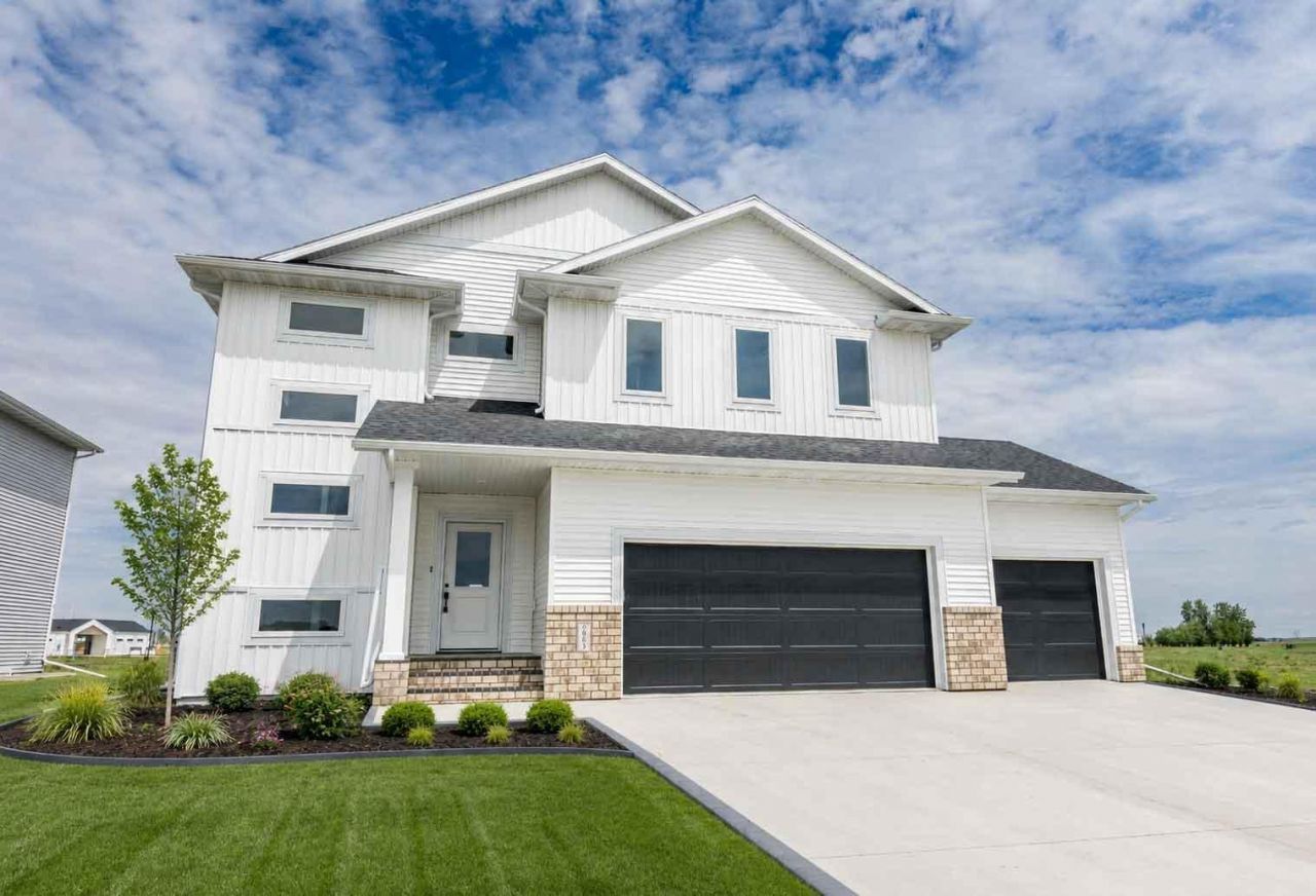 6863 Sun Valley Blvd, Horace, ND 58047 Main Photo