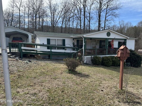 222 E Cumberland Lane, Speedwell, TN 37870