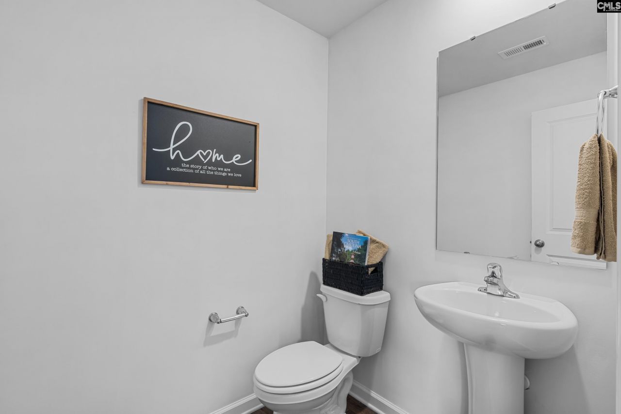 105 Maple Court  Photo 10