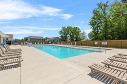 105 Maple Court  photo 4