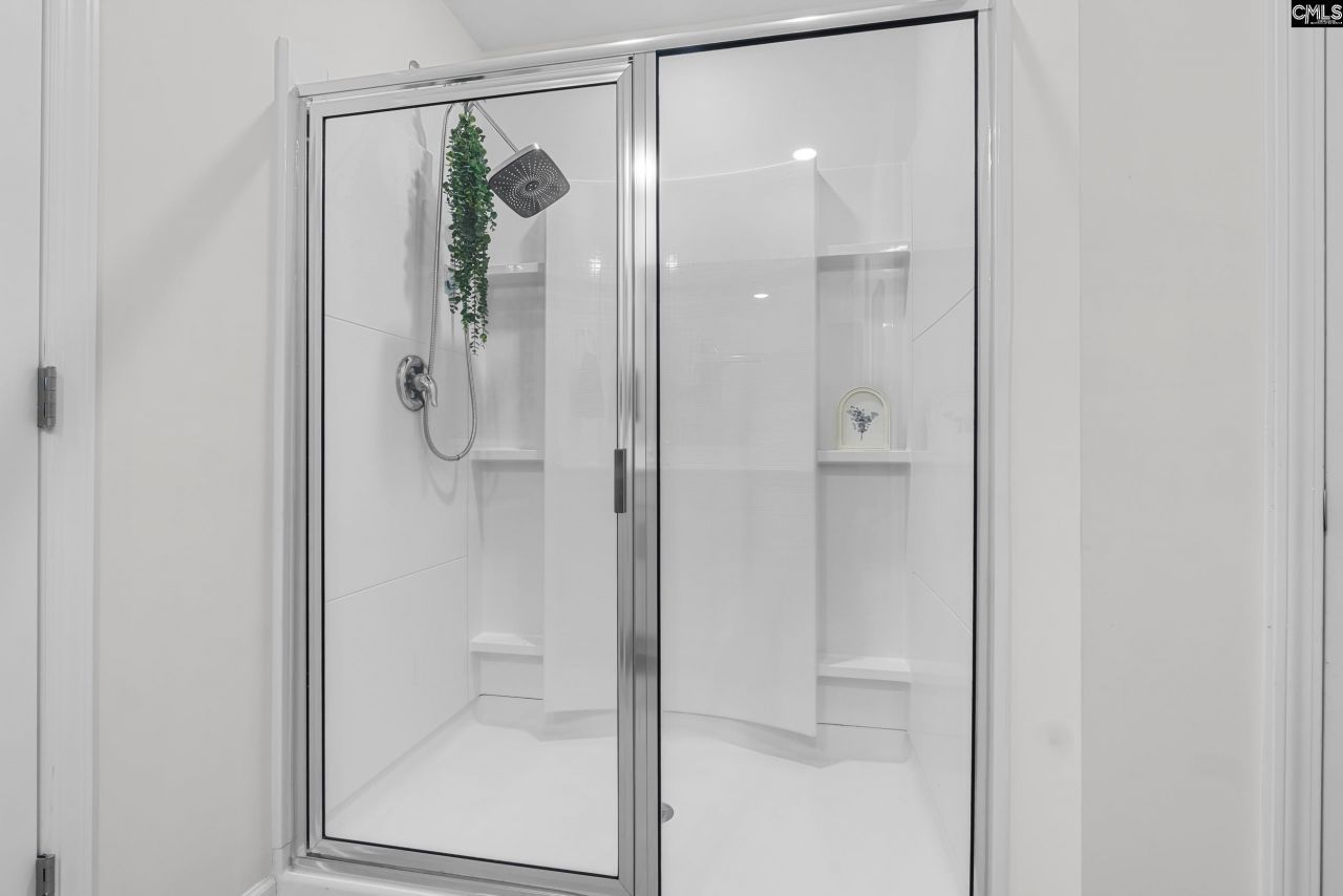 105 Maple Court  Photo 24