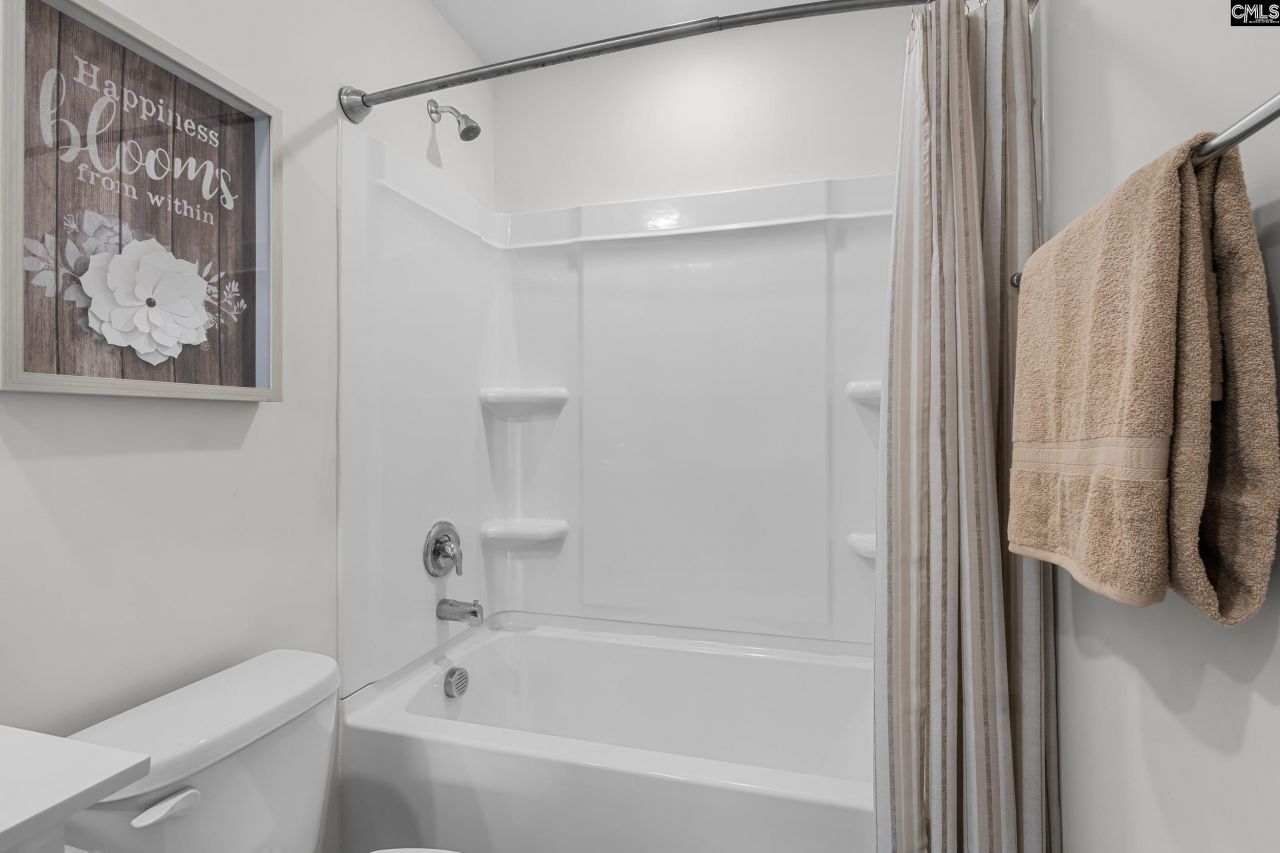 105 Maple Court  Photo 29