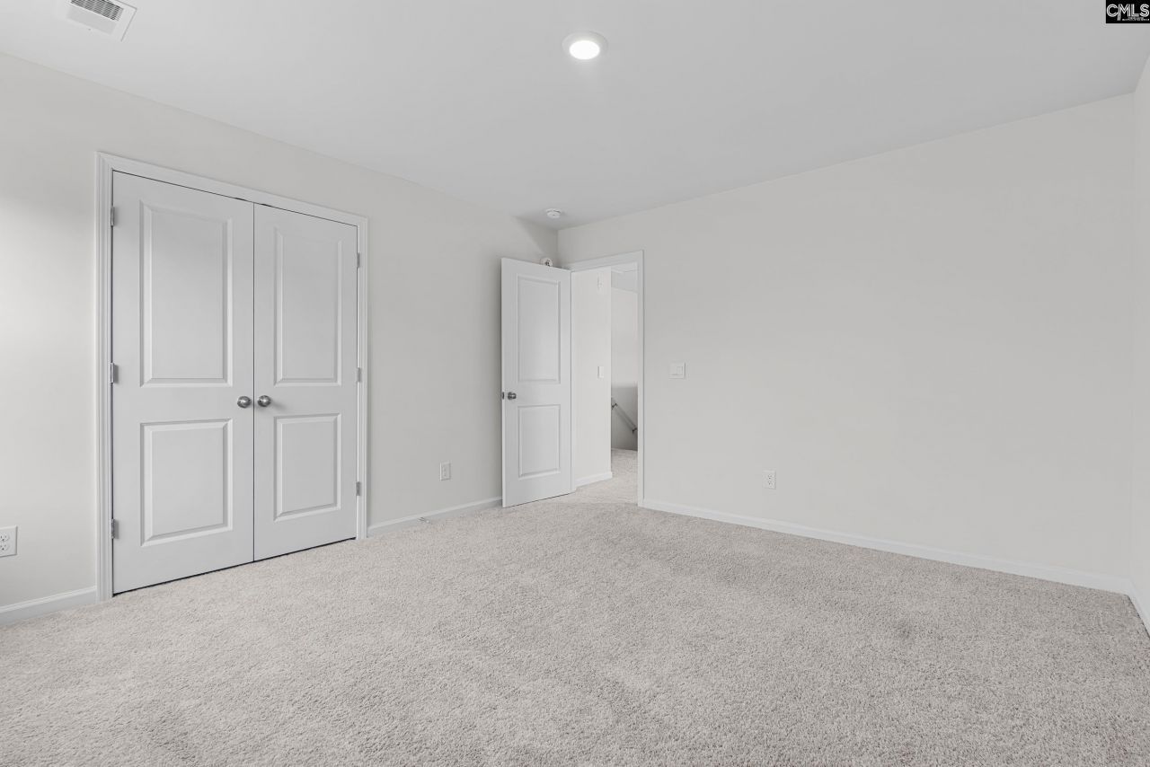 105 Maple Court  Photo 32