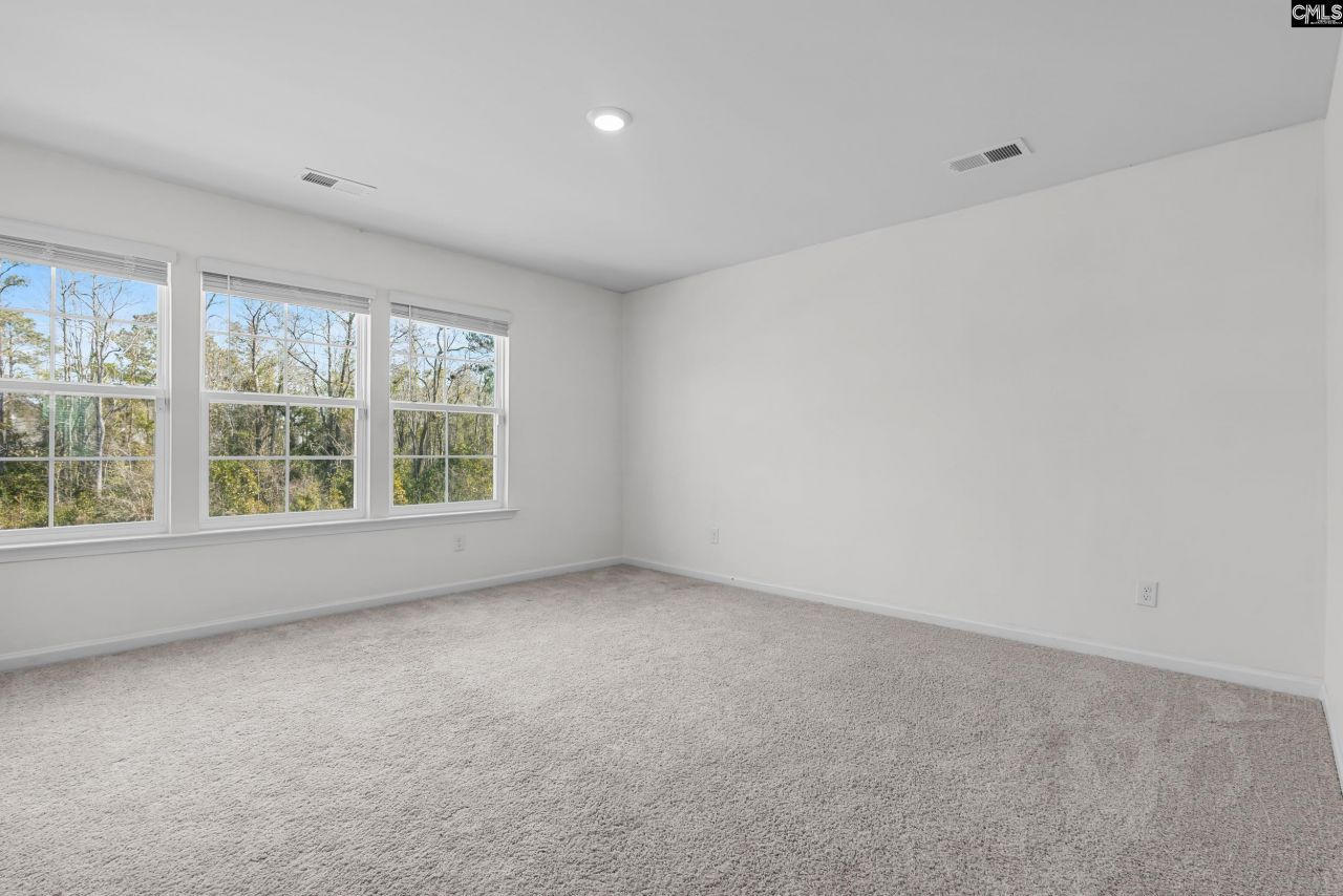 105 Maple Court  Photo 33