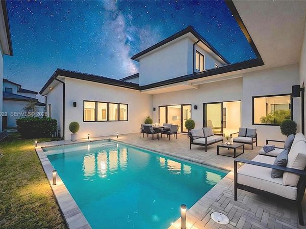 5718 W Ashwood Cir W, Hollywood, FL 33312