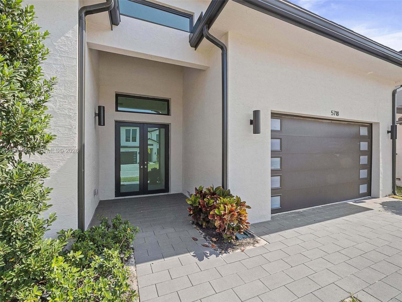 5718 W Ashwood Cir W, Hollywood, FL 33312 Photo