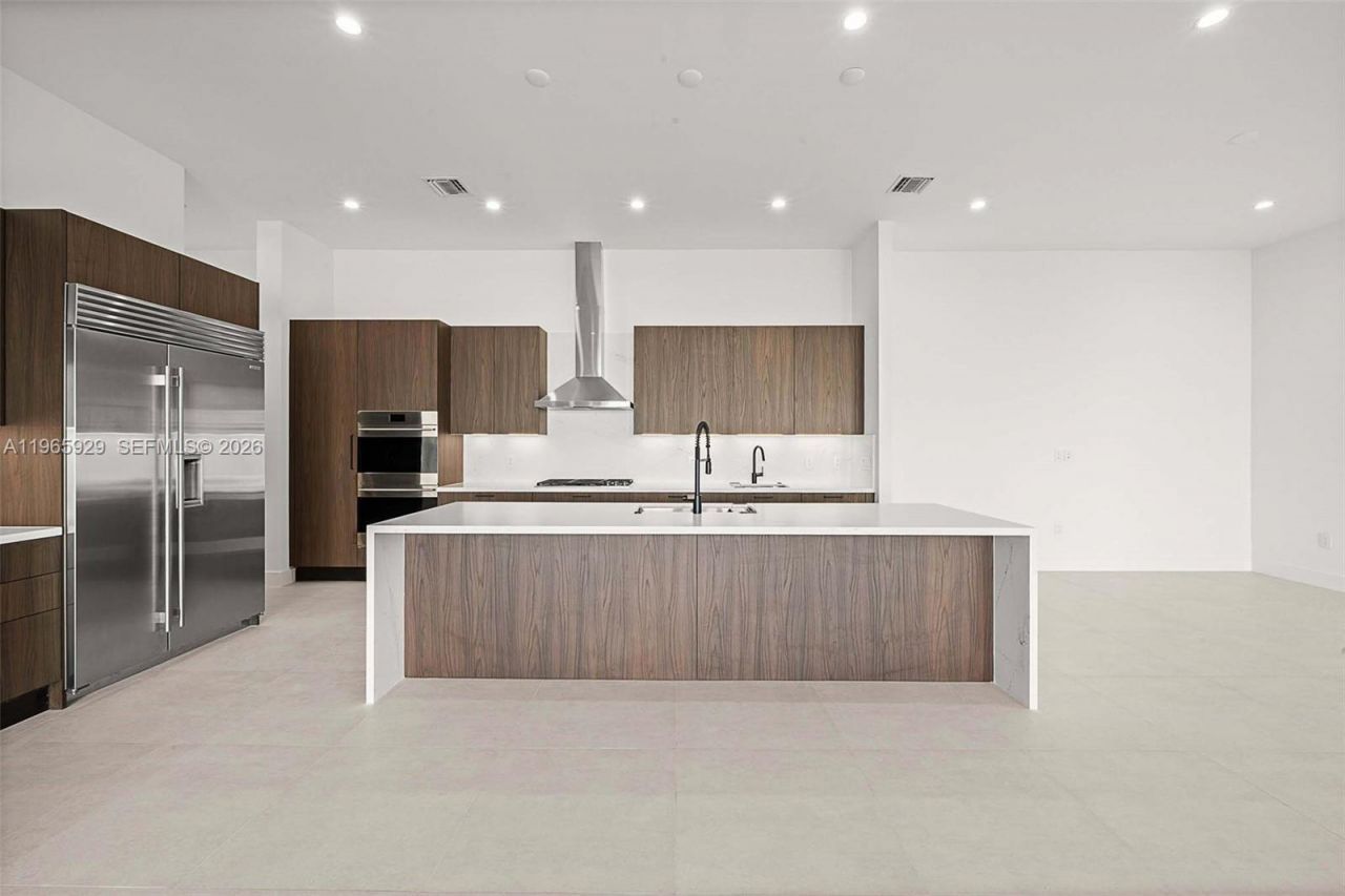 5718 W Ashwood Cir W, Hollywood, FL 33312 Photo