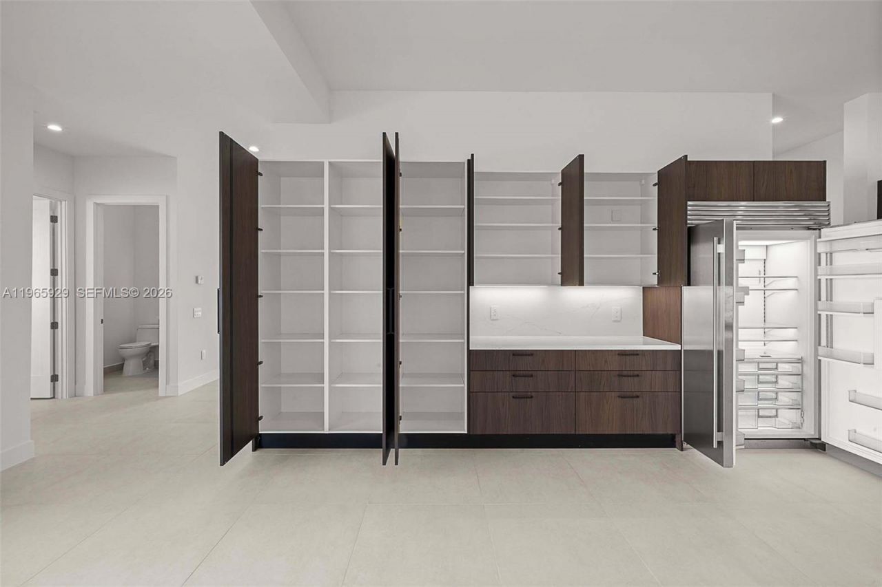 5718 W Ashwood Cir W, Hollywood, FL 33312 Photo