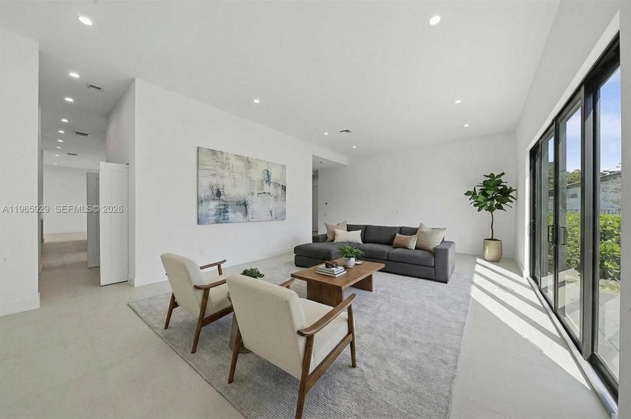 5718 W Ashwood Cir W, Hollywood, FL 33312 Photo