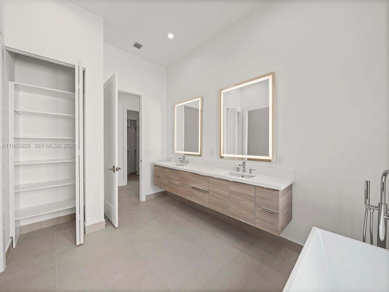 5718 W Ashwood Cir W, Hollywood, FL 33312 Photo