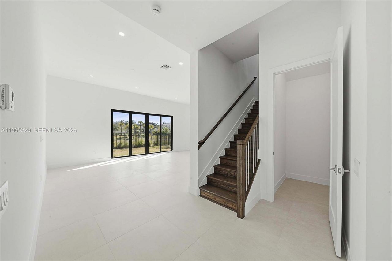 5718 Ashwood Cir W, Hollywood, FL 33312 Photo