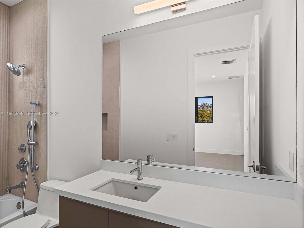 5718 W Ashwood Cir W, Hollywood, FL 33312 Photo