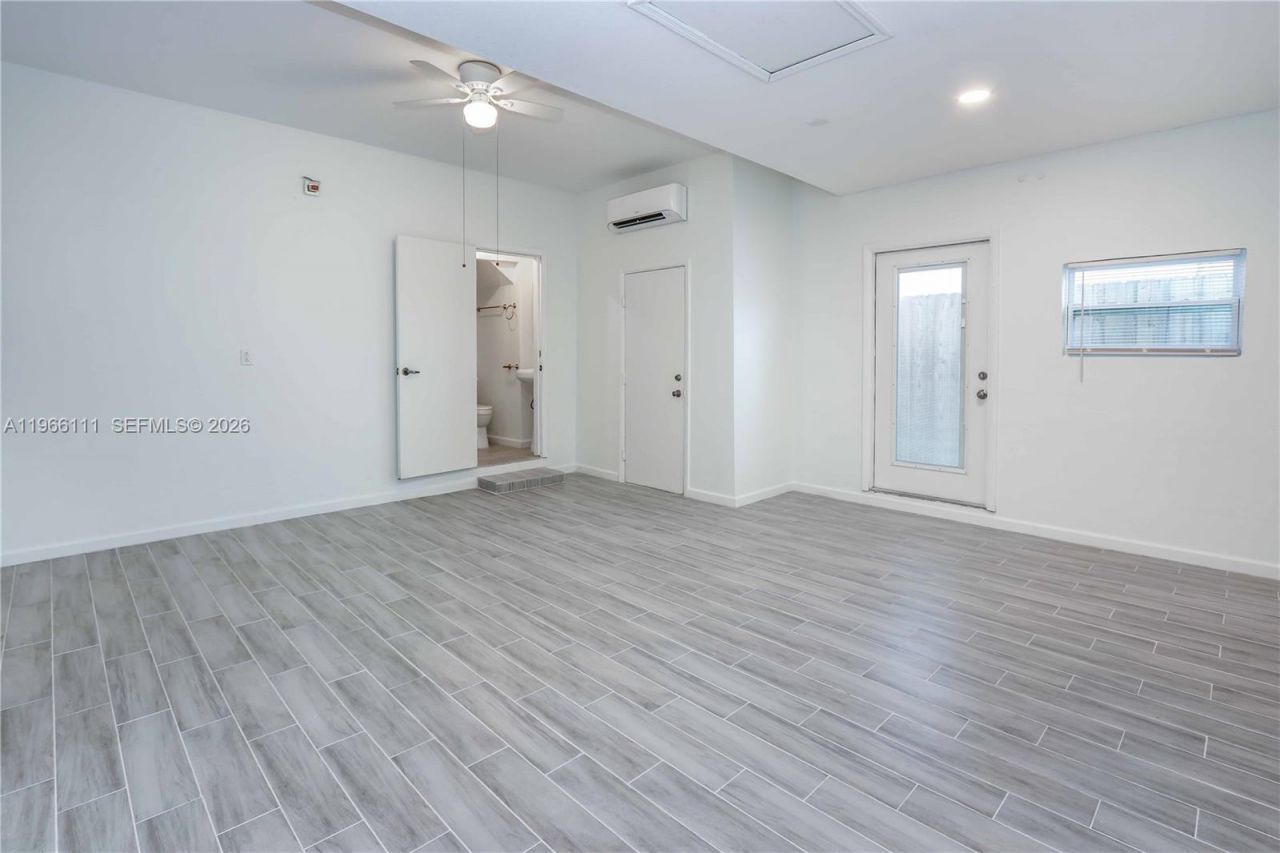 15477 SW 23rd Ln, Unit A, Miami, FL 33185 Photo