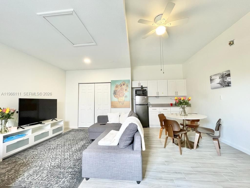 15477 SW 23rd Ln, Unit A, Miami, FL 33185 Photo