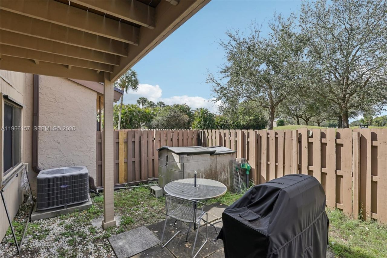 1881 SW 81st Ave, Davie, FL 33324 Photo