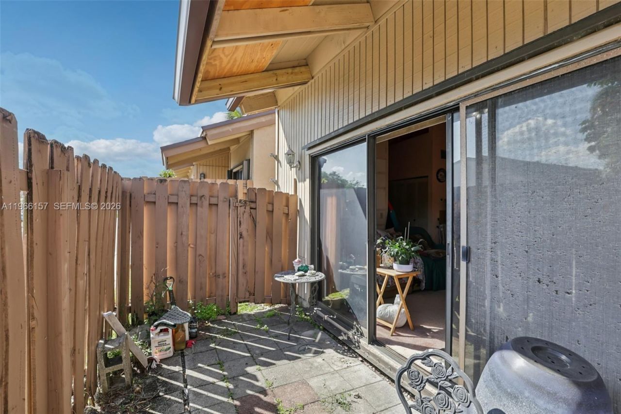 1881 SW 81st Ave, Davie, FL 33324 Photo