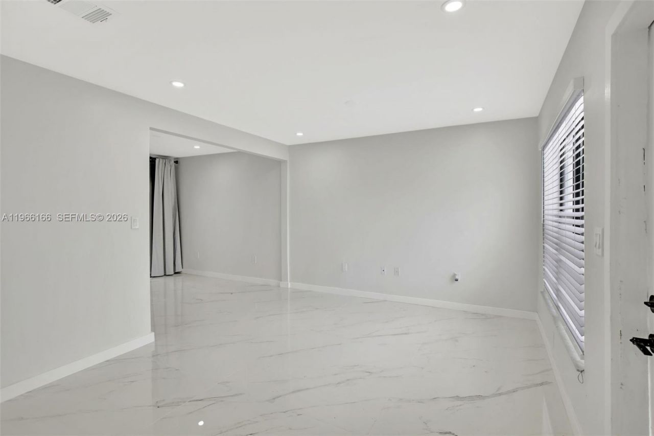 3916 NW 207th St Rd , Miami Gardens, FL 33055 Photo