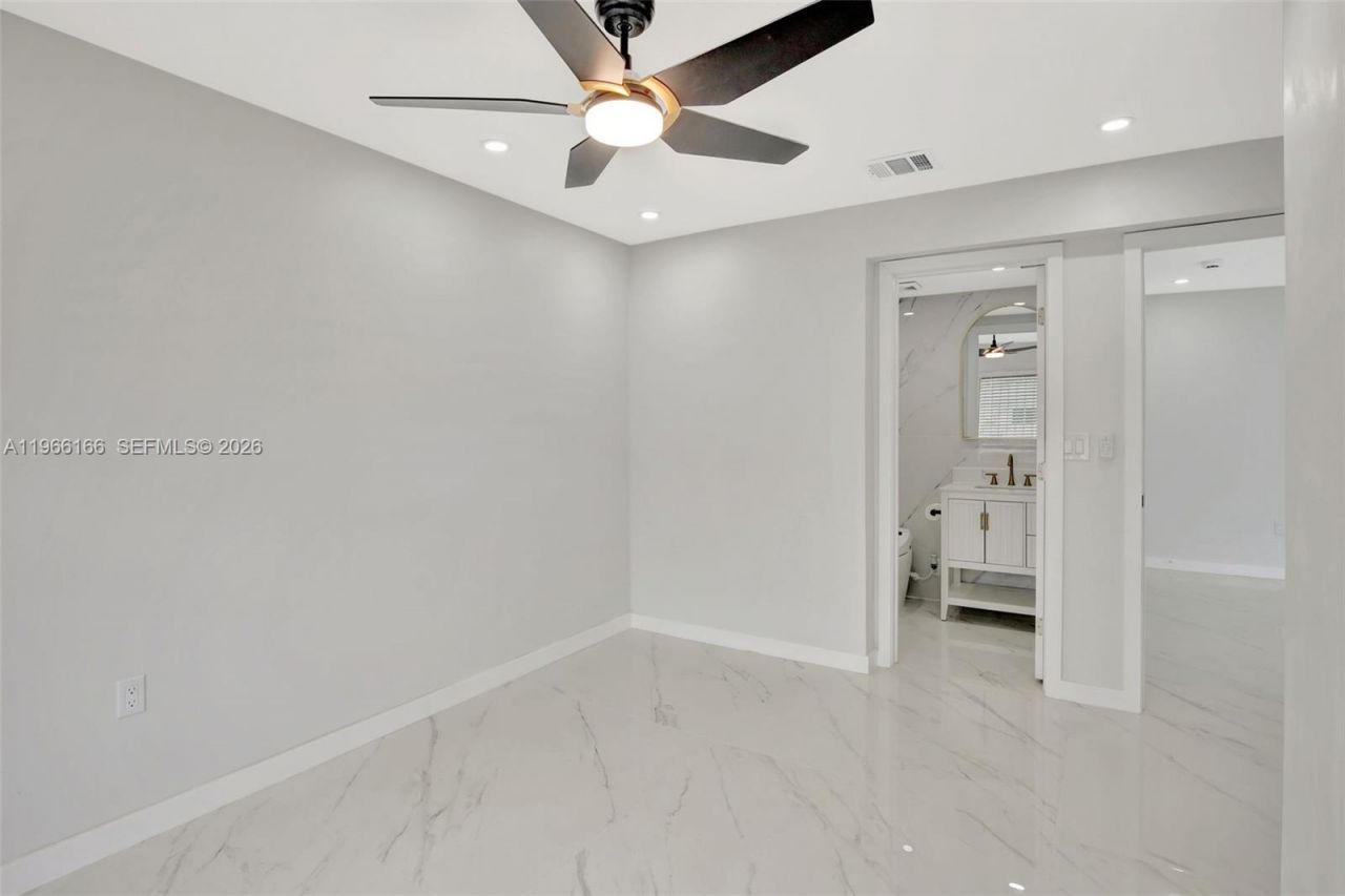 3916 NW 207th St Rd , Miami Gardens, FL 33055 Photo