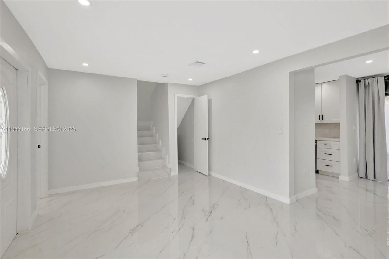 3916 NW 207th St Rd , Miami Gardens, FL 33055 Photo