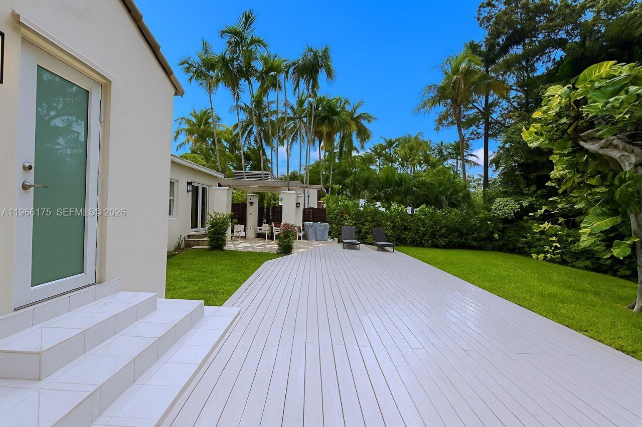 775 NE 76th St, Miami, FL 33138 Photo