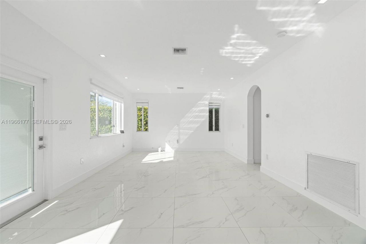 15786 SW 141st St , Unit 15786, Miami, FL 33196 Photo