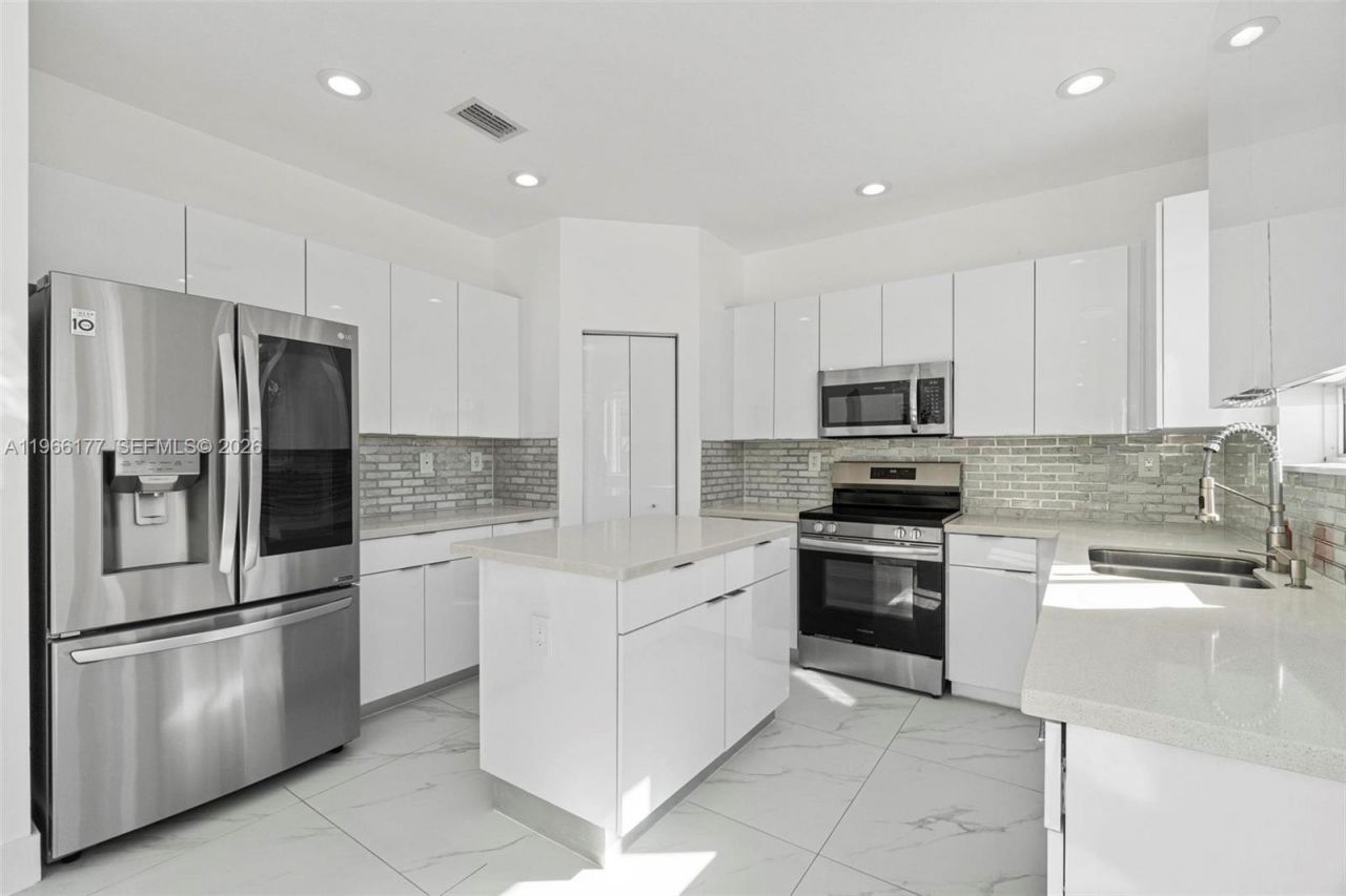 15786 SW 141st St , Unit 15786, Miami, FL 33196 Photo