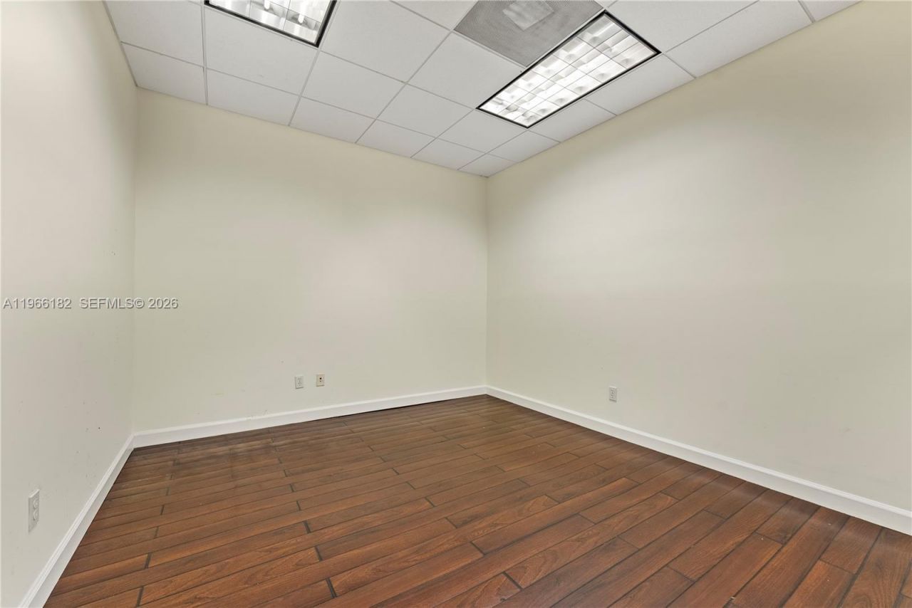 20191 NE 16th Pl , Unit 20191, Miami, FL 33179 Photo