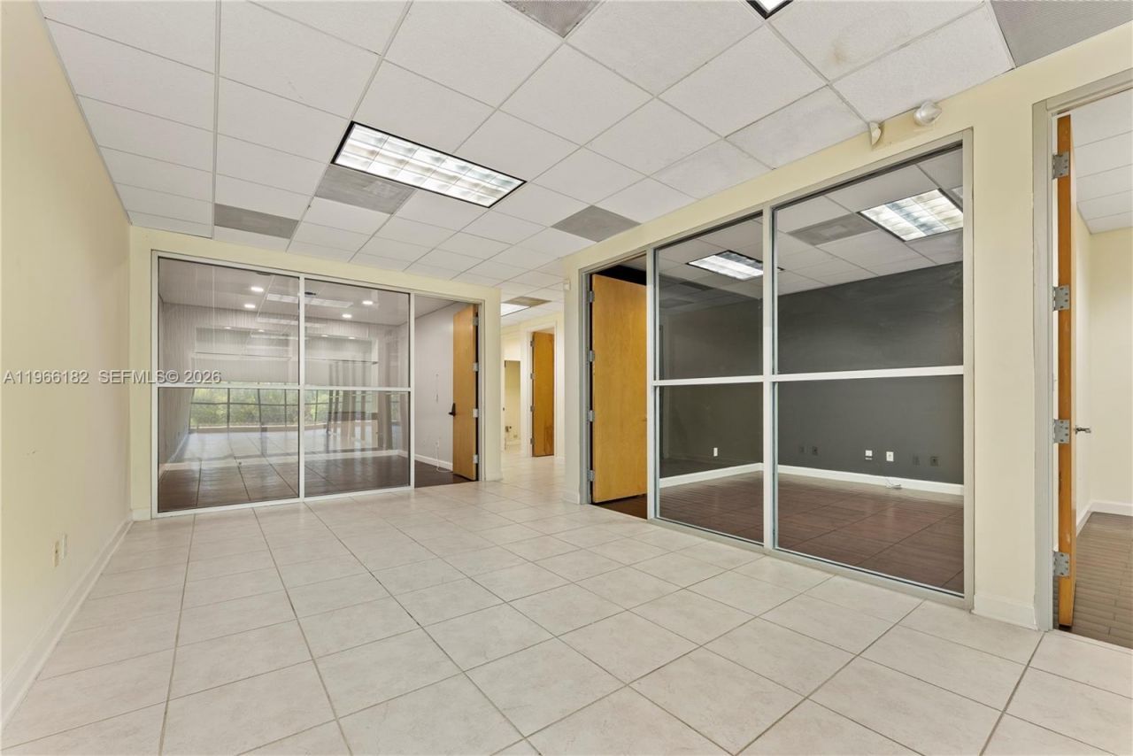 20191 NE 16th Pl , Unit 20191, Miami, FL 33179 Photo