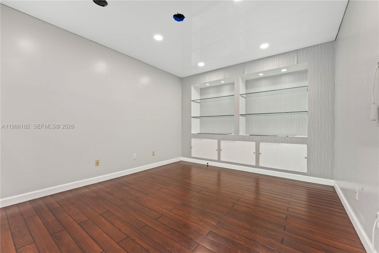 20191 NE 16th Pl , Unit 20191, Miami, FL 33179 Photo