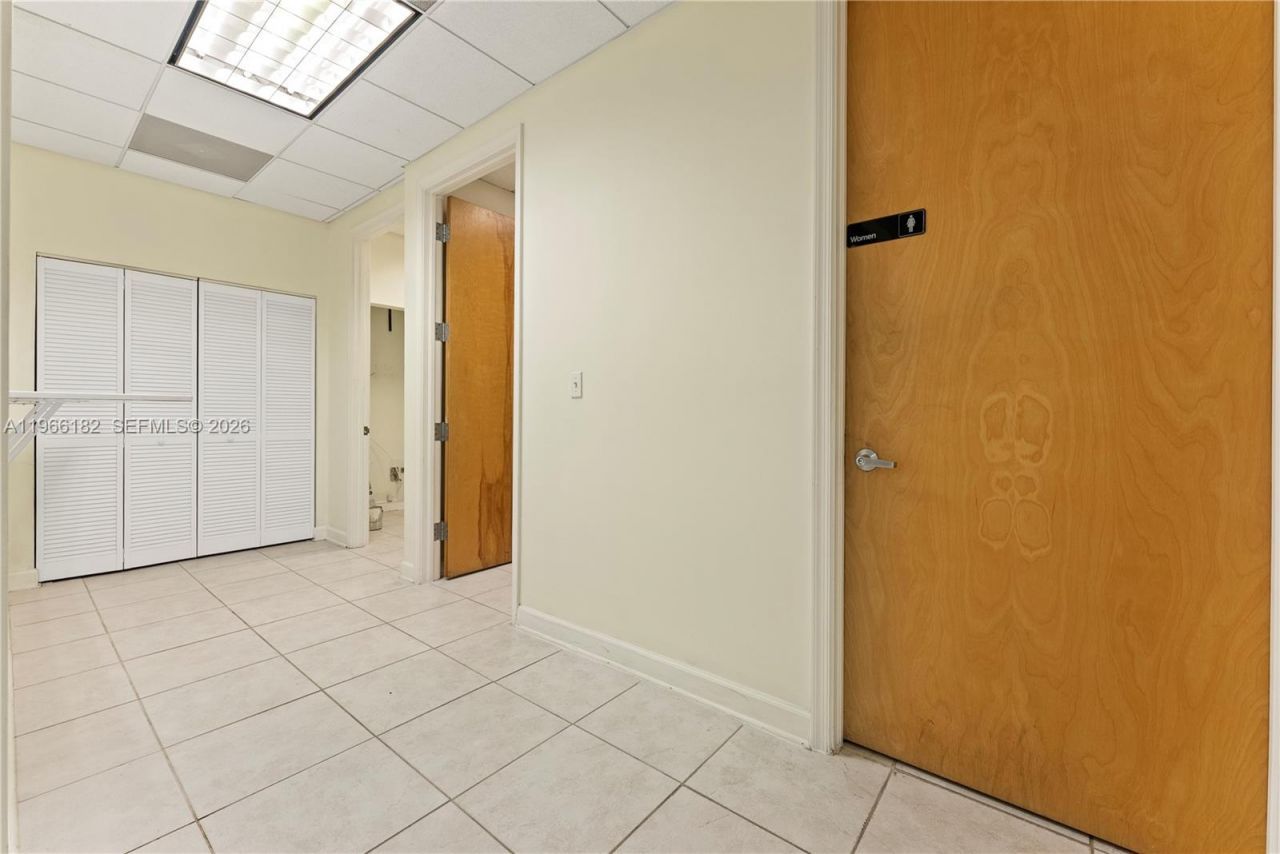20191 NE 16th Pl , Unit 20191, Miami, FL 33179 Photo