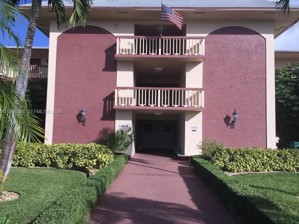 1001 Hillcrest Ct, Unit 215, Hollywood, FL 33021 Photo