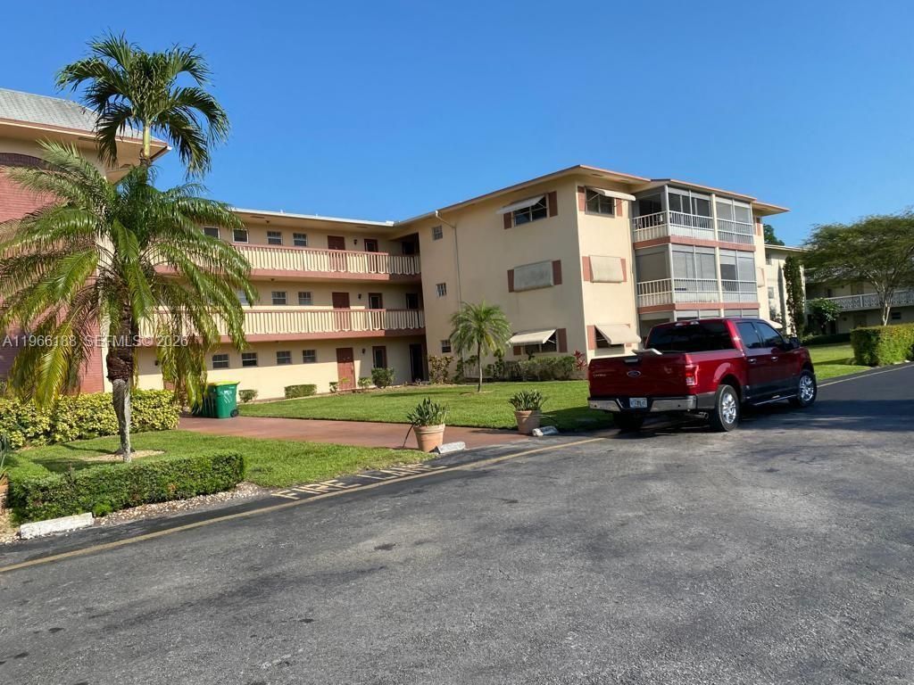 1001 Hillcrest Ct, Unit 215, Hollywood, FL 33021 Photo
