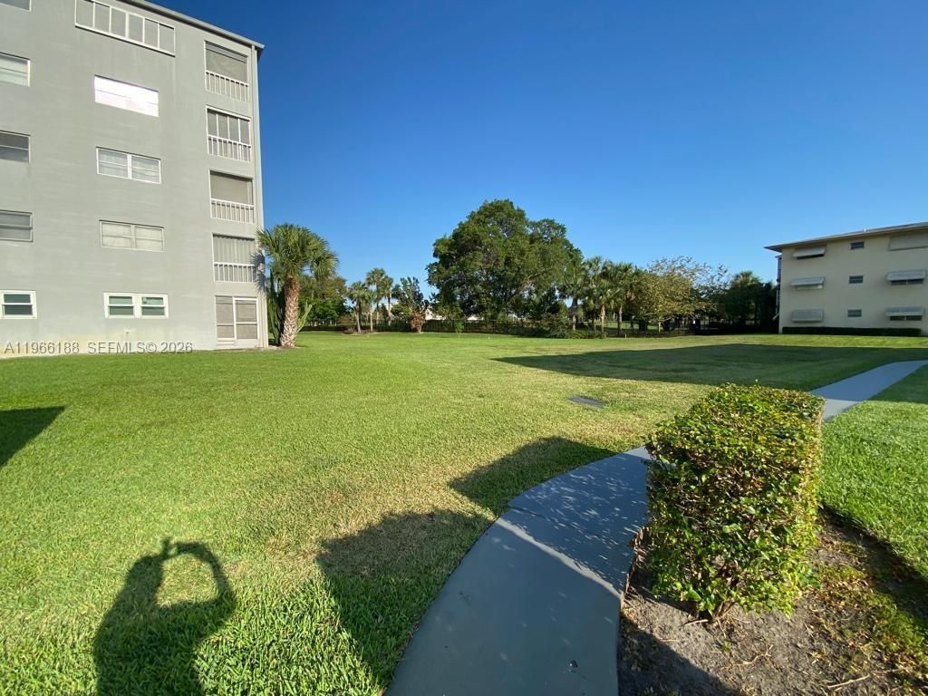 1001 Hillcrest Ct, Unit 215, Hollywood, FL 33021 Photo