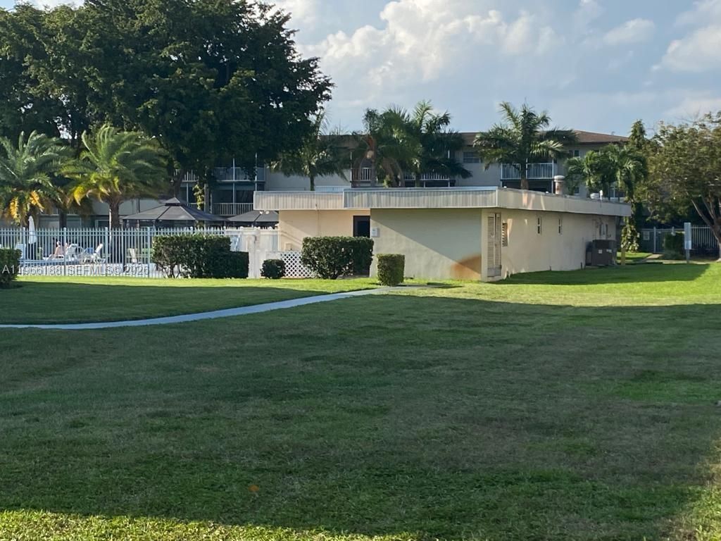 1001 Hillcrest Ct, Unit 215, Hollywood, FL 33021 Photo